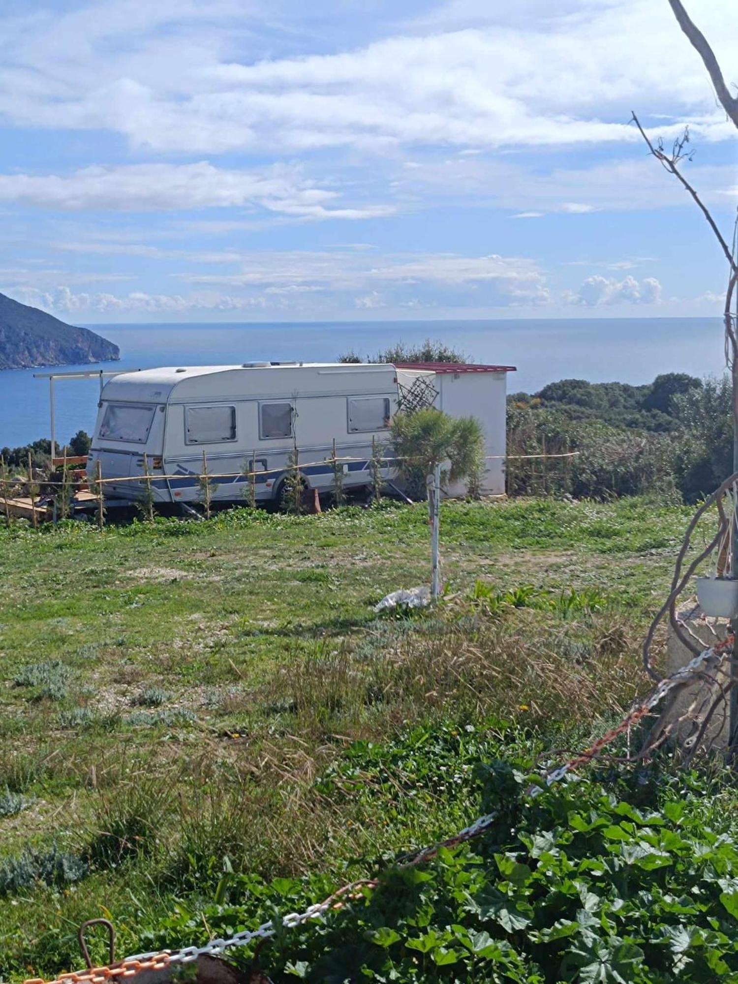 Fox Caravan Afionas Exterior photo